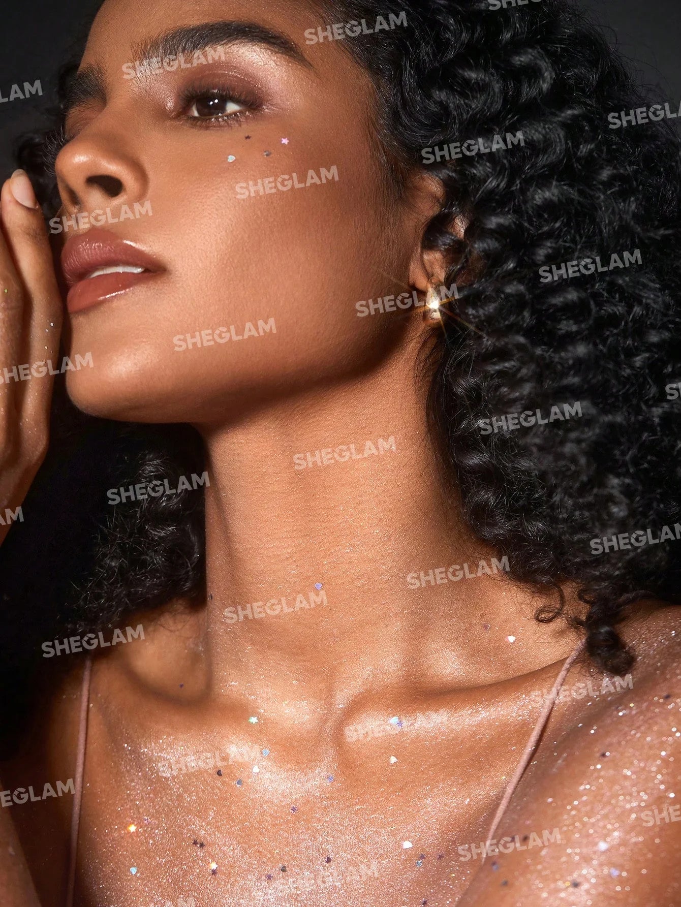 Iluminador corporal - PARTY STARTER BODY HIGHLIGHTER GLITTER GEL